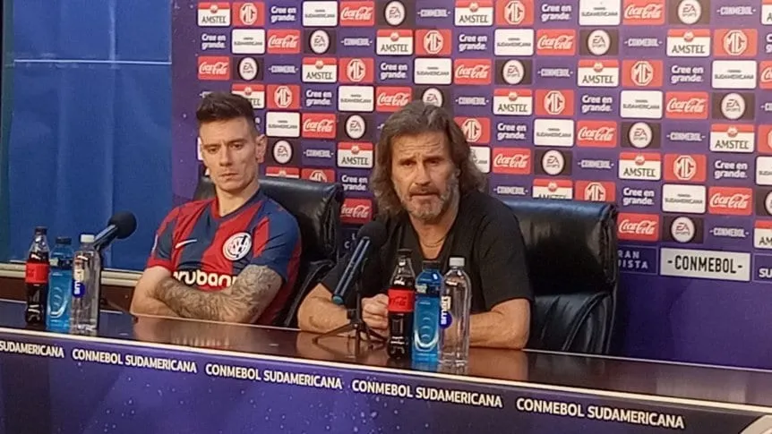 insua-en-conferencia-y-braida_862x485