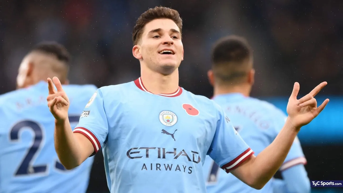 julian-alvarez-manchester-city-2022_1440x810_wmk
