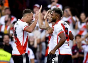 river-velez_w862