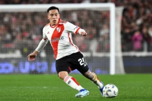 esequiel-barco-con-river_w862