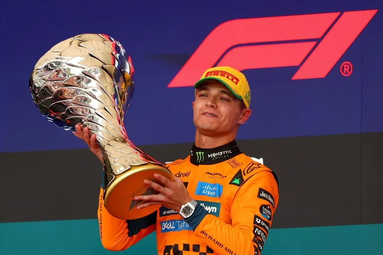 lando-norris-mclaren